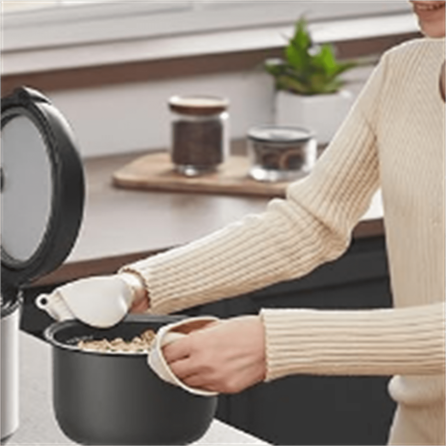 Compact Rice Cooker, 6-in-1 Stainless Steel Multi Cooker, Slow Cooker, Steamer, Saute, and Warmer, 2 QT, 8 Cups Cooked(4 Cups Uncooked), Brown Rice, Quinoa and Oatmeal, 6 One-Touch Programs