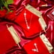 thumbnail image 5 of Bolsas de regalo de terciopelo Frienda, 30 unidades, 15 x 12 cm, con cordón rojo, 5 of 7