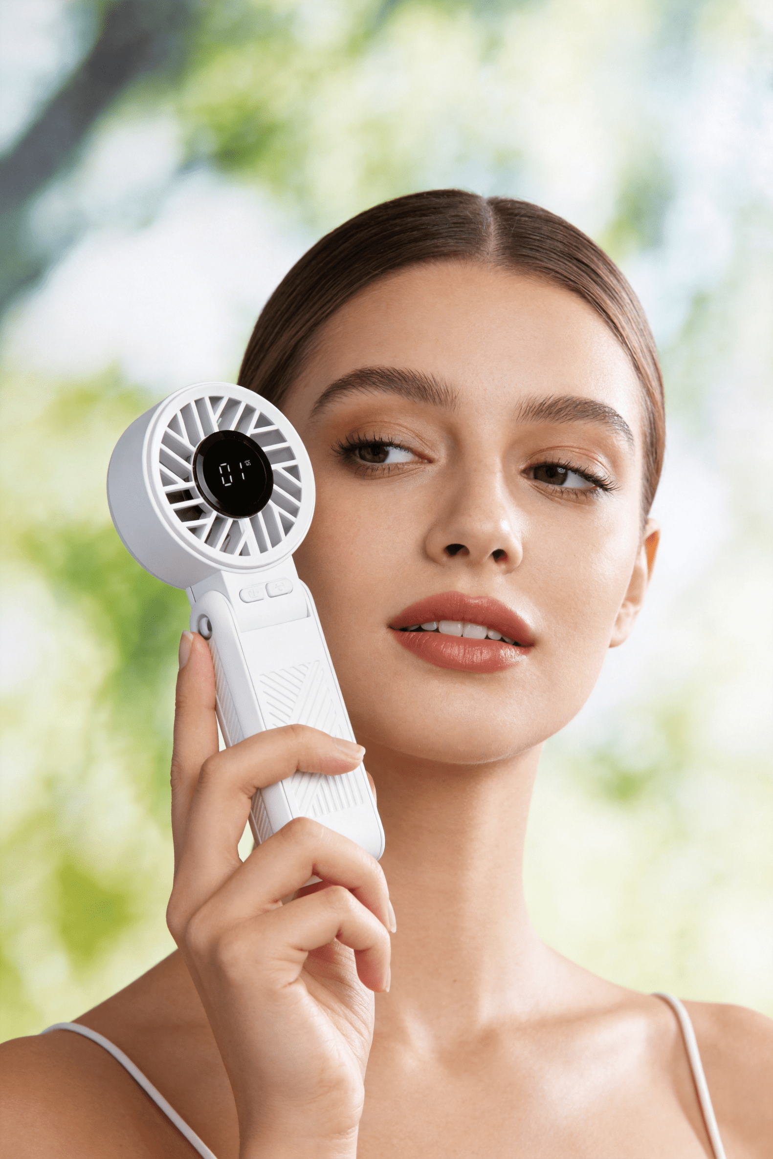 Mainstays 7 speed Rechargeable Handheld Portable Fan White