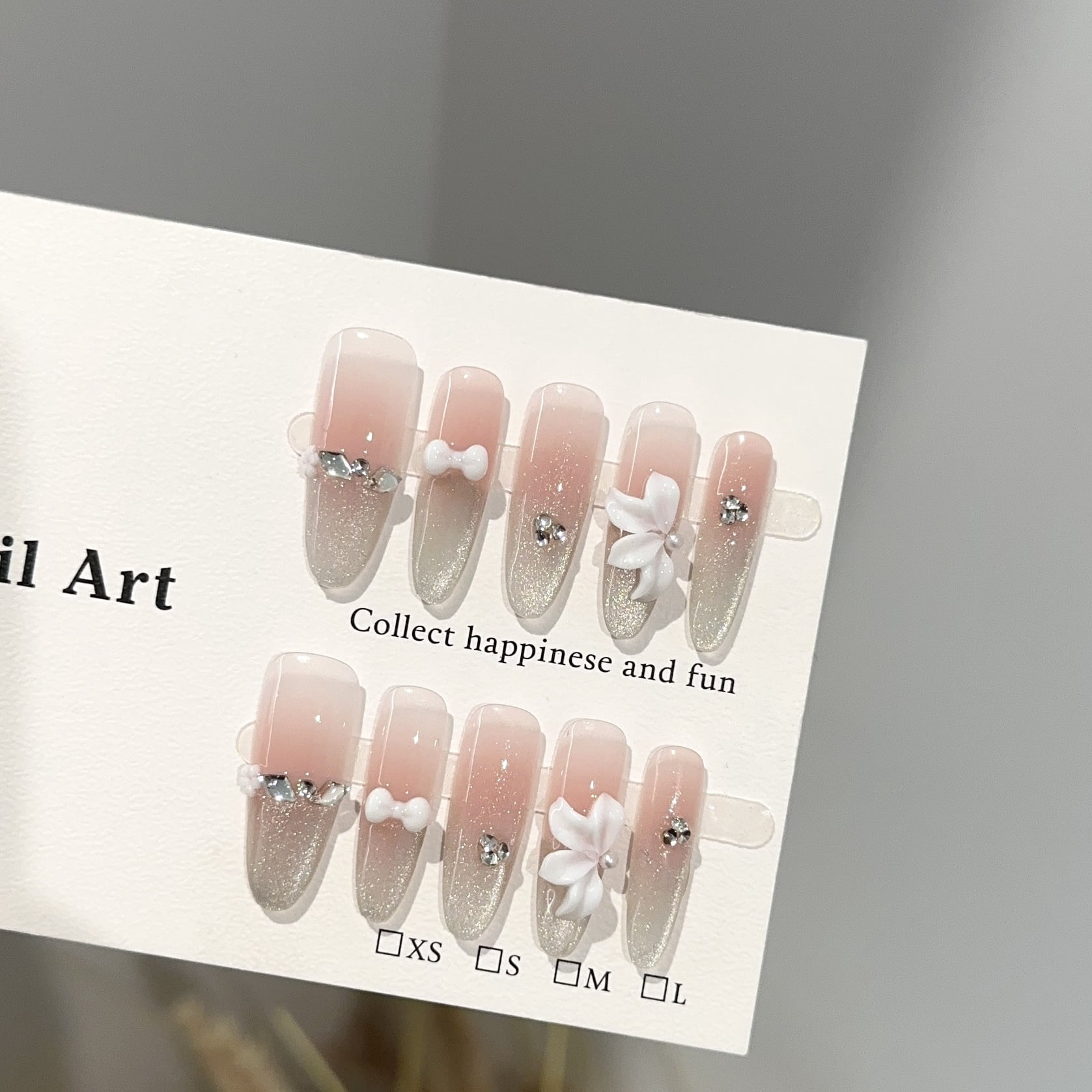 Purely hand-worn nail high-end champagne gold cat eye nail art piece white three-dimensional petal fake nail patch