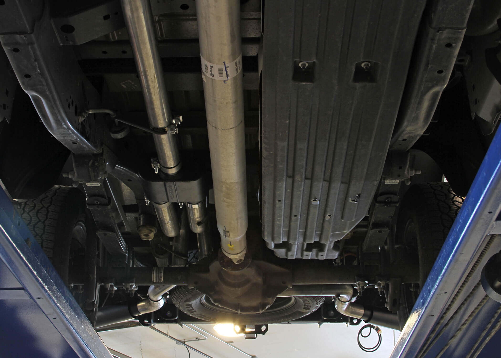 Flowmaster 817981 Outlaw Cat-Back Exhaust System 3.0" Dual Exit Stainless Steel