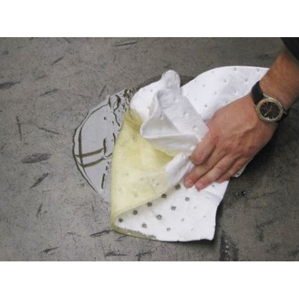 BRADY SPC ABSORBENTS BPO500 Absorbent Pad, Absorbs 17 gal. OilBased