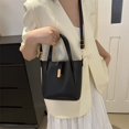 thumbnail image 4 of Bolso Elegante para Mujer Tipo Cubo PU Correa Ajustable Viajes Al Aire Libre, 4 of 9