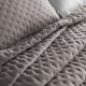 thumbnail image 3 of Smart Bamboo Colcha Doble Vista Bliss Confort Suave Lujosa y Fresca Con Fundas de Almohada Individual, 3 of 4