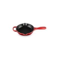 thumbnail image 1 of Skillet Le Creuset, hierro fundido esmaltado Signature, 1,5 L, color cereza, 1 of 4