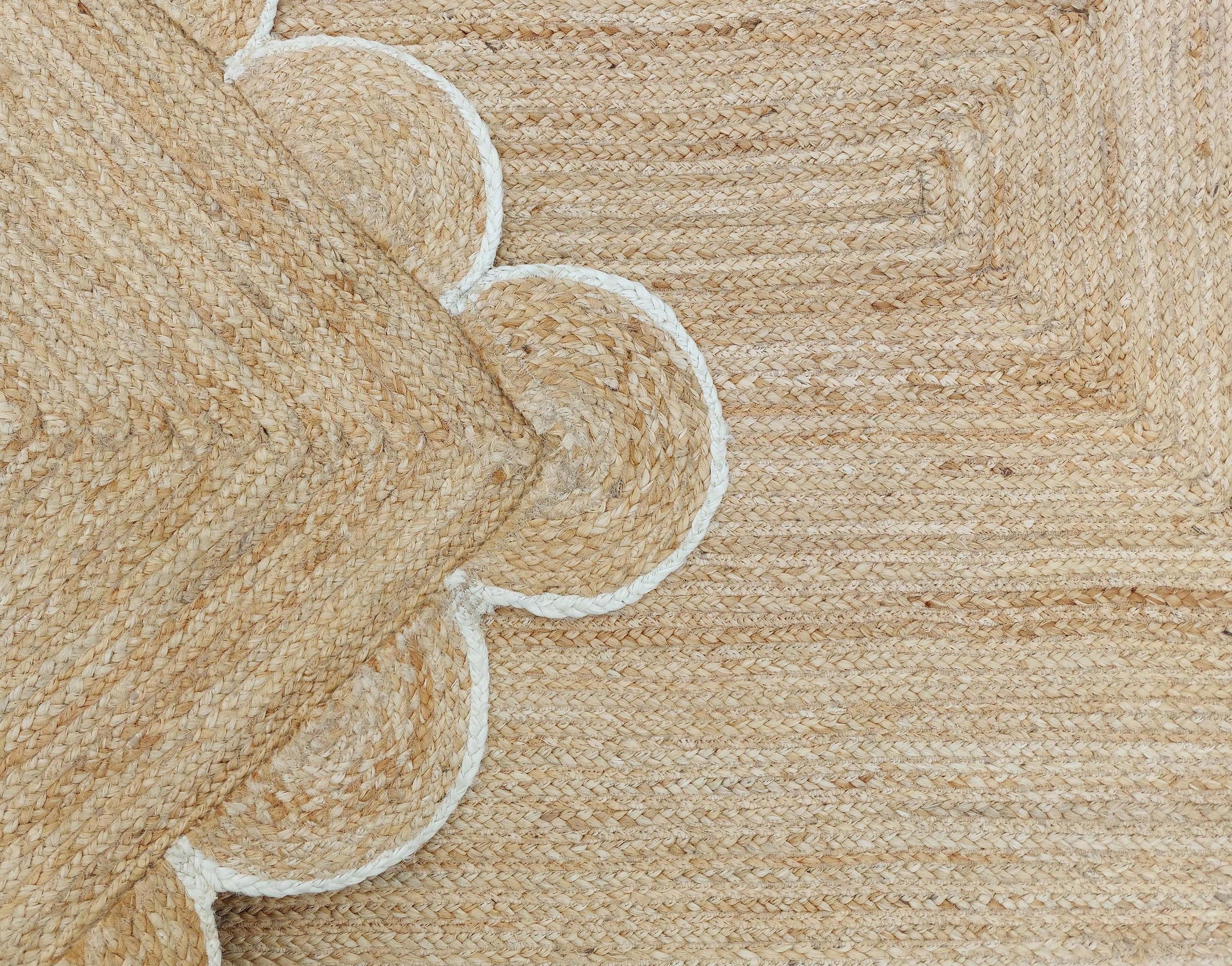Weaving Village Scalloped Natural Jute Area Rug, Off White Color Trim, Size 2'x3'