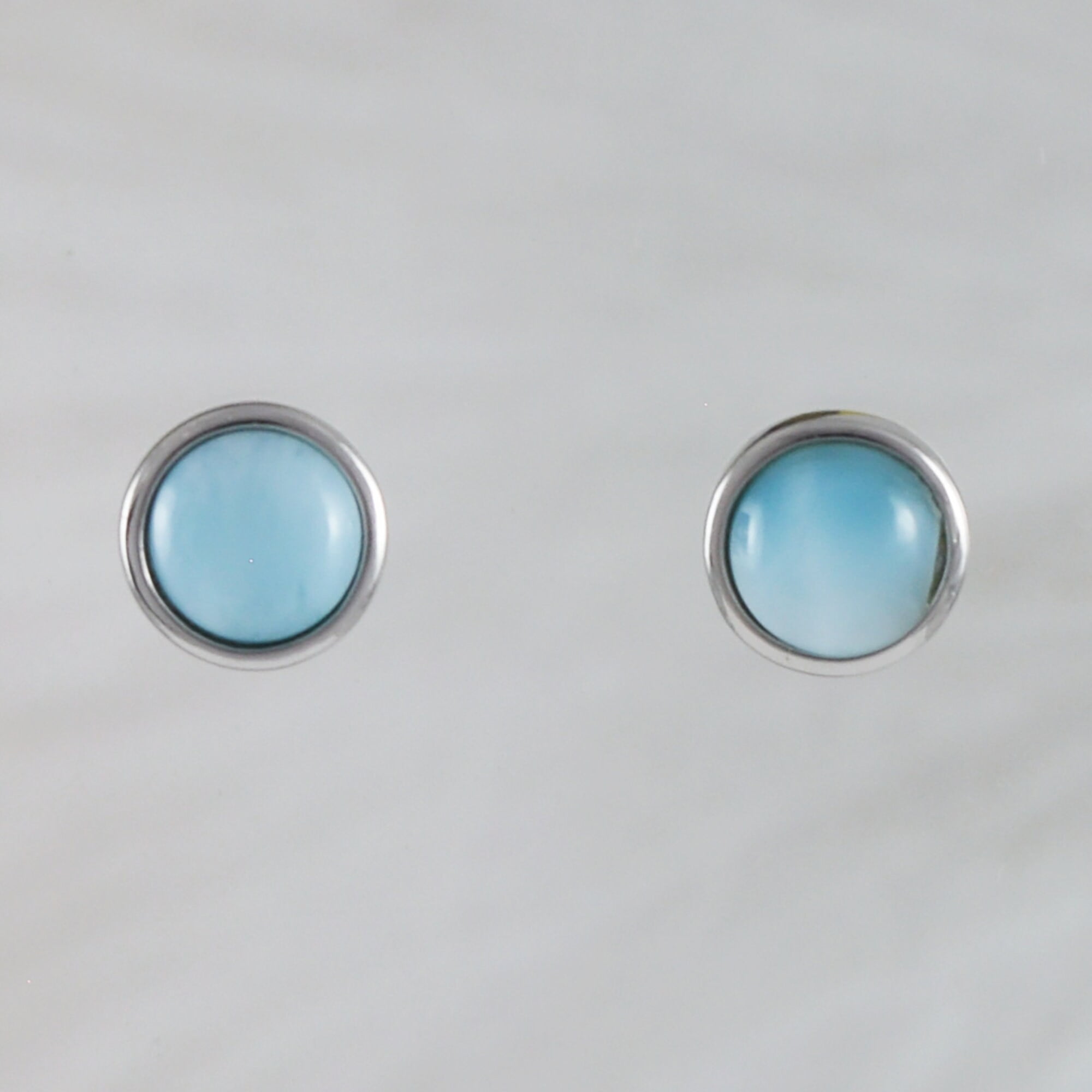 larimarページ Beautiful Hawaiian Genuine Larimar Round Cut Earring, Sterling
