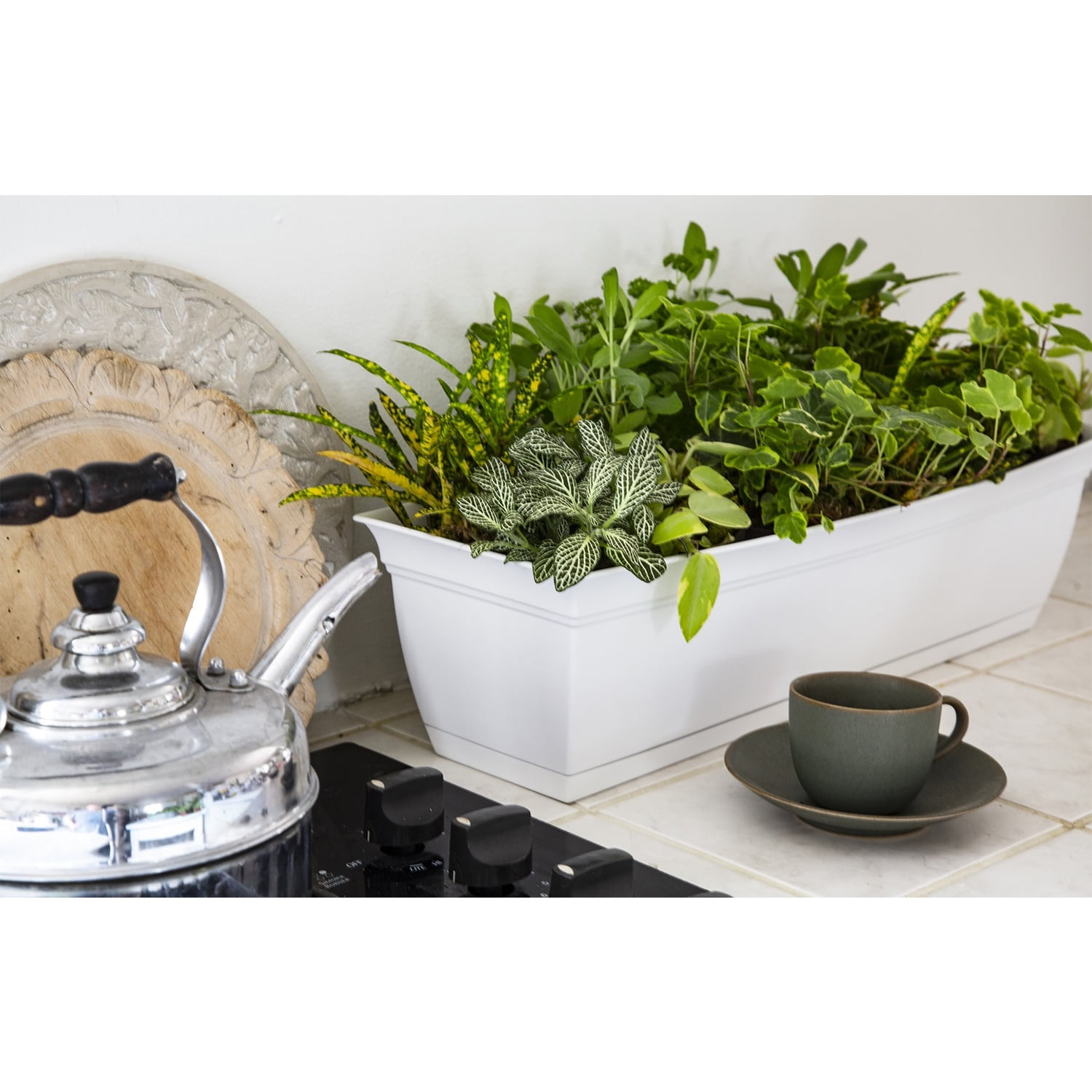 The HC Companies 30 Inch Eclipse Window Box with Removable Saucer, Terra Cotta