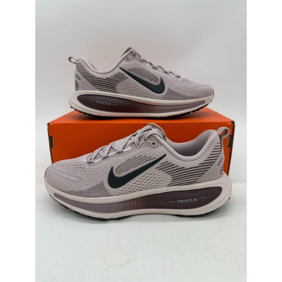 Nike Vomero 18 Youth size 4 Women's size 5.5 Soft Pink Running Shoes HQ2157 602