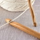 thumbnail image 3 of Juego de 15 agujas de crochet de madera y bambú., 3 of 5