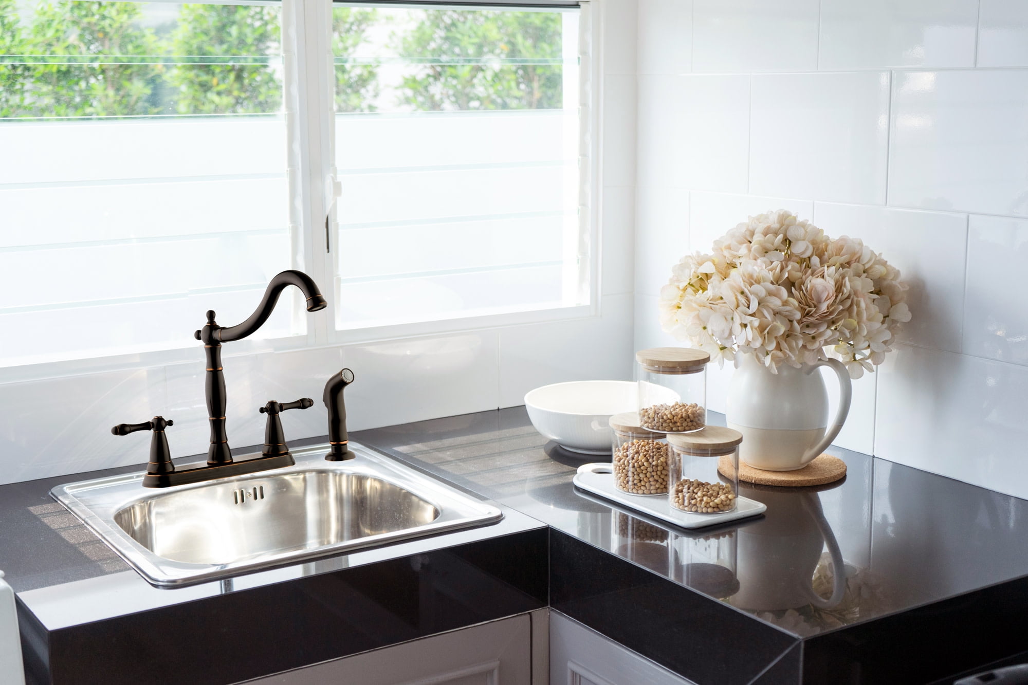 Design House Oakmont Kitchen Faucet with Side Sprayer in Oil Rubbed Bronze