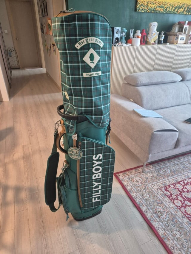 Filly Boys Women's Stand Golf Bag 8.5-Inch Lightweight Green Check Pattern with Dividers