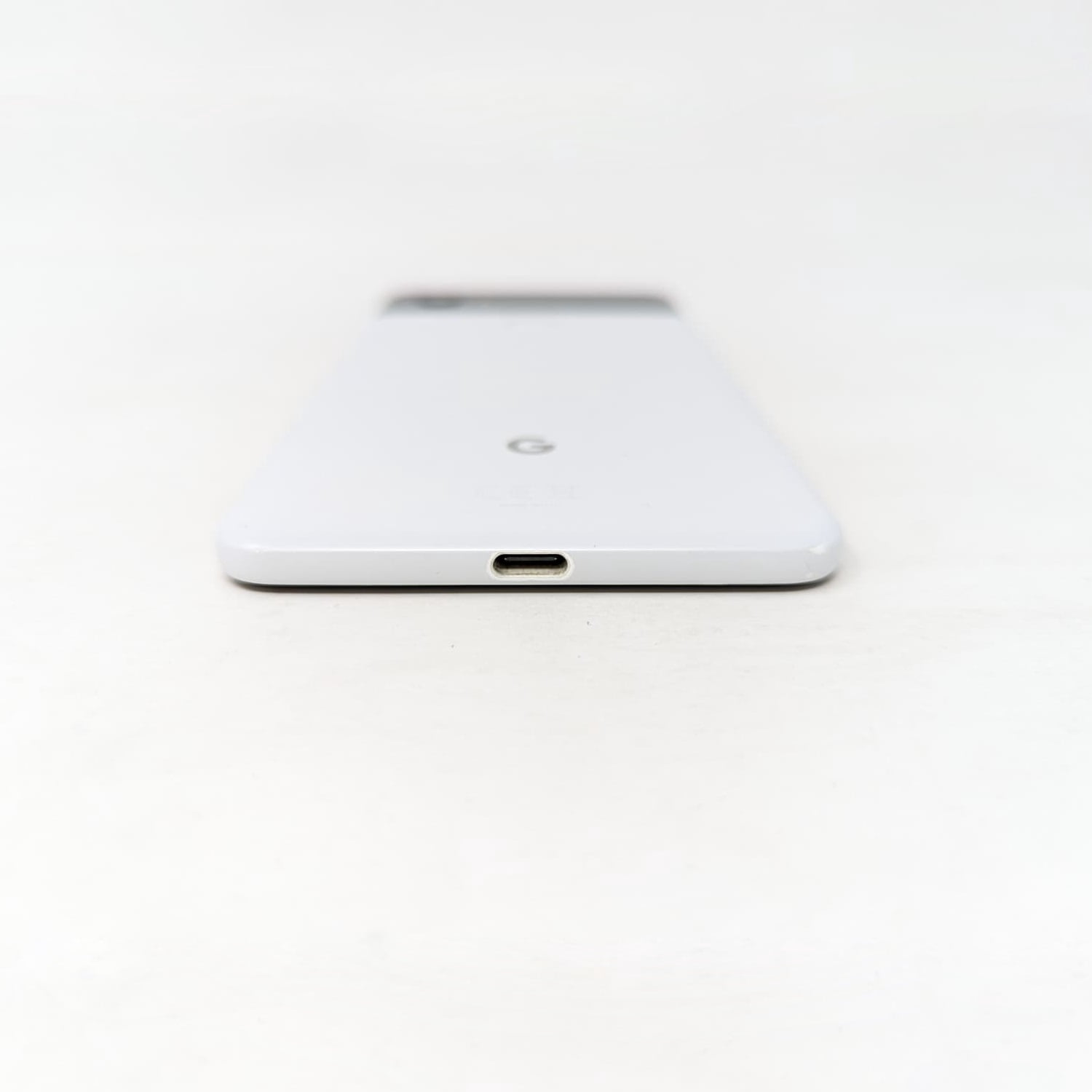 Google Pixel 2 XL 64GB G011C Factory Unlocked 6" 4GB RAM Smartphone - Black & White (Good)