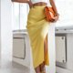 thumbnail image 3 of Falda midi ajustada dividida Cintura alta Decoración de botones Lado dividido Tejido de punto elástico Falda midi ajustada Amarillo claro L, 3 of 6
