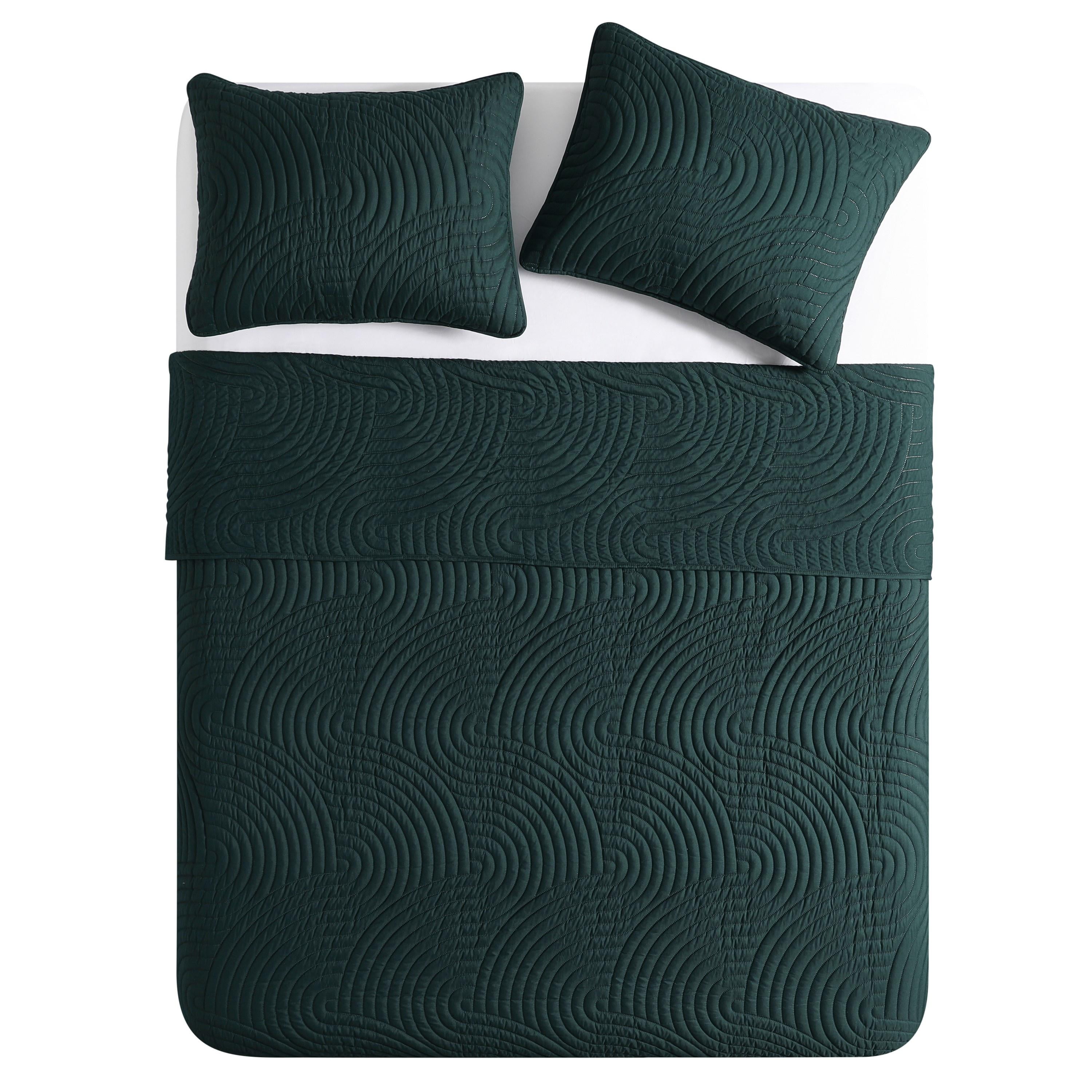 VCNY Home Sands 3-Piece Dark Green Textured Curve Striped Pinsonic Quilt Set, Full/Queen, Adult, Unisex