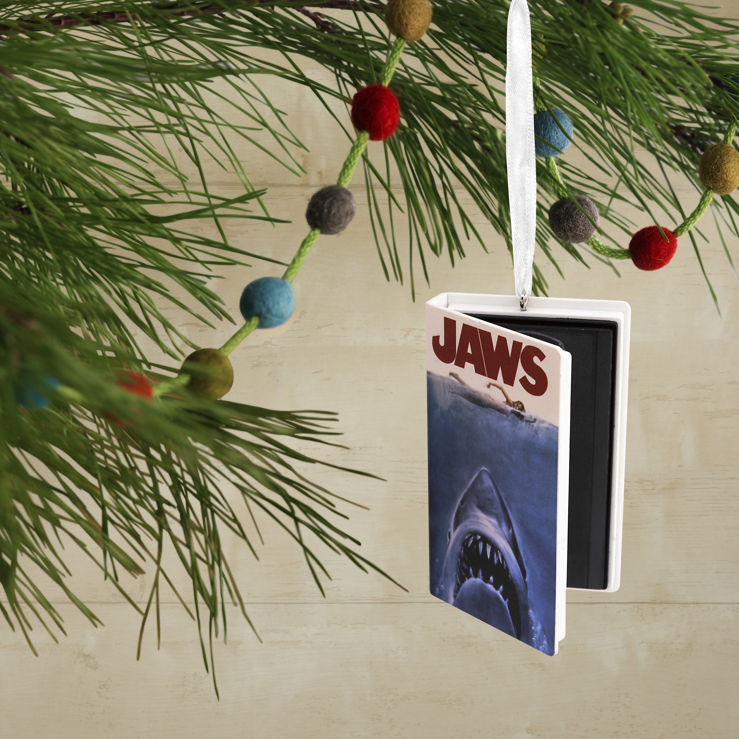 Home & Kitchen Hallmark Jaws Retro Video Cassette Case Christmas Ornament  Home Décor Home Décor Accents christkindlmarket.com