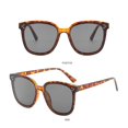 thumbnail image 4 of Gafas De Sol Retro Gafas De Sol De Moda Y Atractivas Gafas De Sol Polarizadas Al Aire Libre Para Mujeres Hombres matsuzay AP004877-02, 4 of 5
