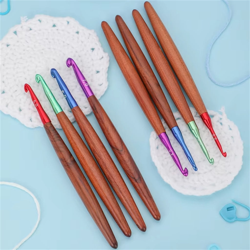 8Pcs Wooden Handle Crochet Hook Set Ergonomic Grip Aluminium Crochet Hook Yarn Craft Tool for Weaving Sweater Scarf Bag