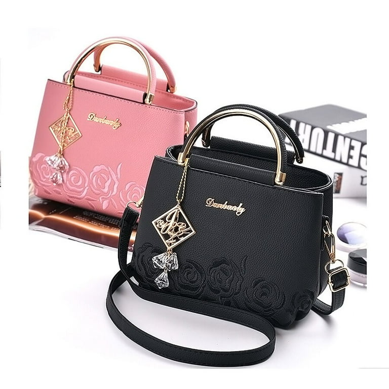 CoCopeaunts trendy handbags Korean version of sweet and fashionable wild  messenger bag shoulder bag handbag locomotive bag