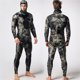 thumbnail image 3 of Traje de neopreno profesional de camuflaje de 3 mm para pesca submarina, de 2 piezas, con capucha, para buceo XXL, 3 of 9
