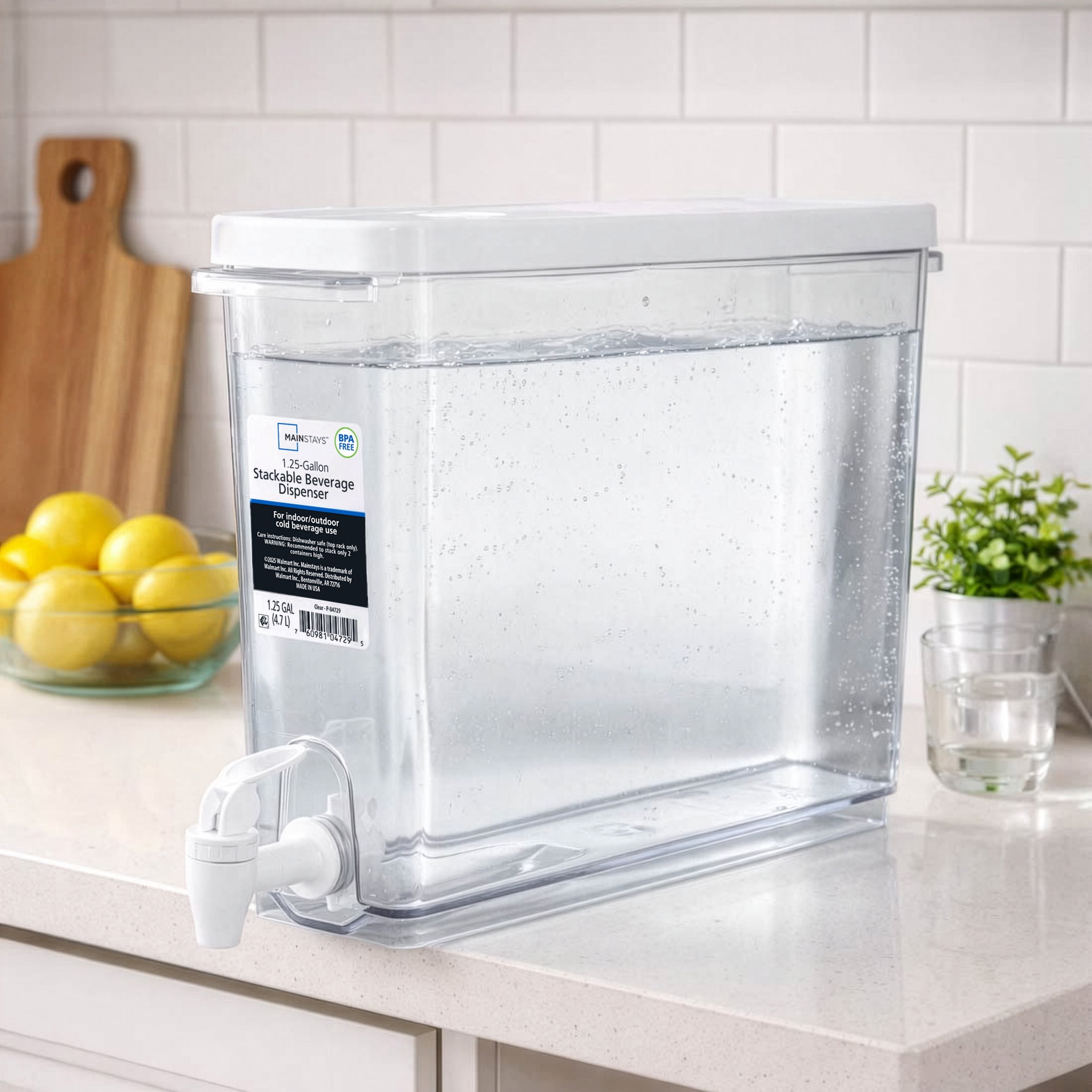 Mainstays 1.25 Gallon Drink Dispenser, Clear Beverage Container for Chilled Drinks and Refrigerator Storage