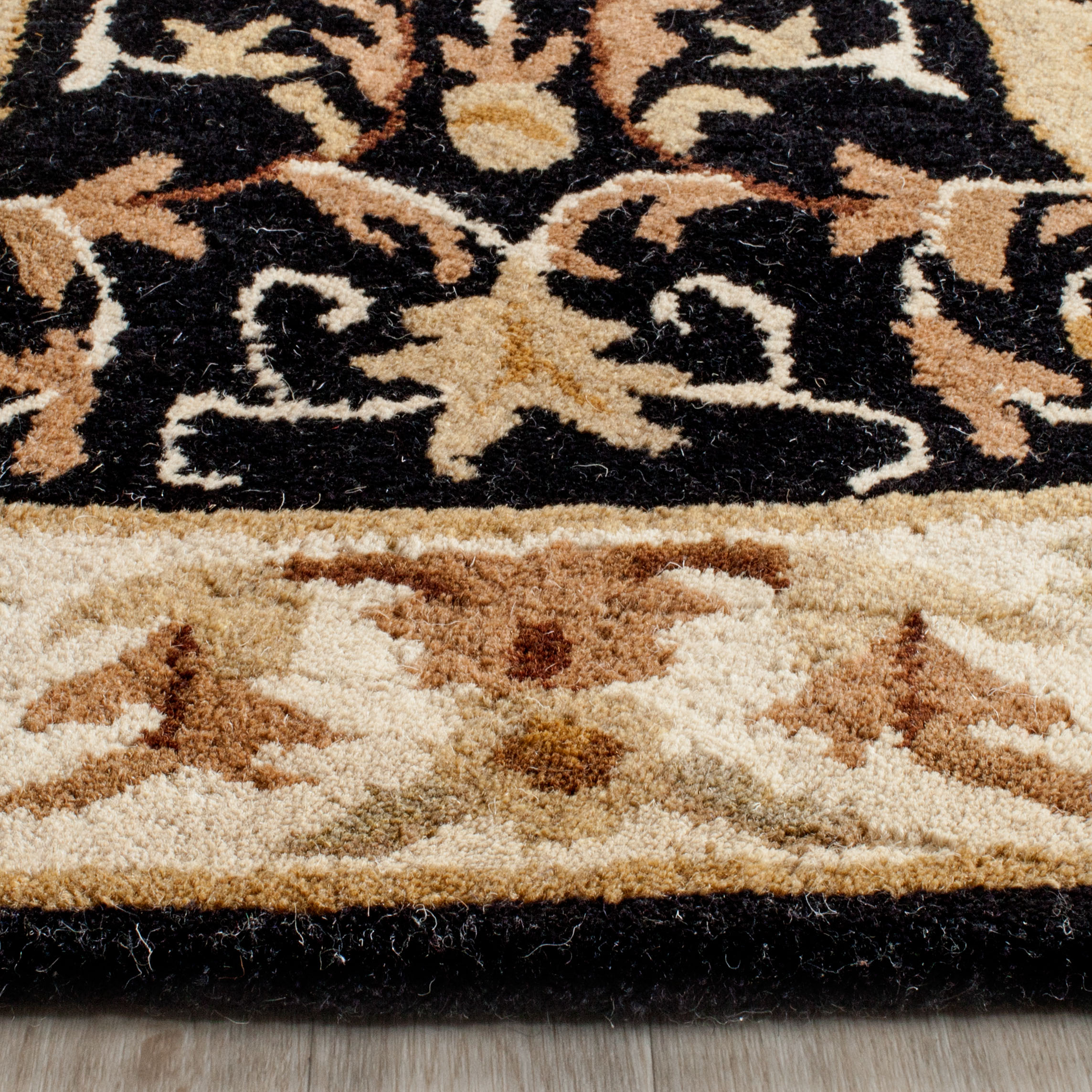 Safavieh Empire Naira Oriental Wool Runner Rug, Black/Ivory, 2'6" x 8'