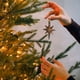 thumbnail image 2 of Decoraciones Del Árbol de Navidad Paquete de Regalo de Plástico Azul Conjunto de Combinación, 9x9x13.5cm con Cuerdas Colgantes Perlas para la Fiesta de Vacaciones Del Hogar Ornamentos Del Árbol de Nav, 2 of 6