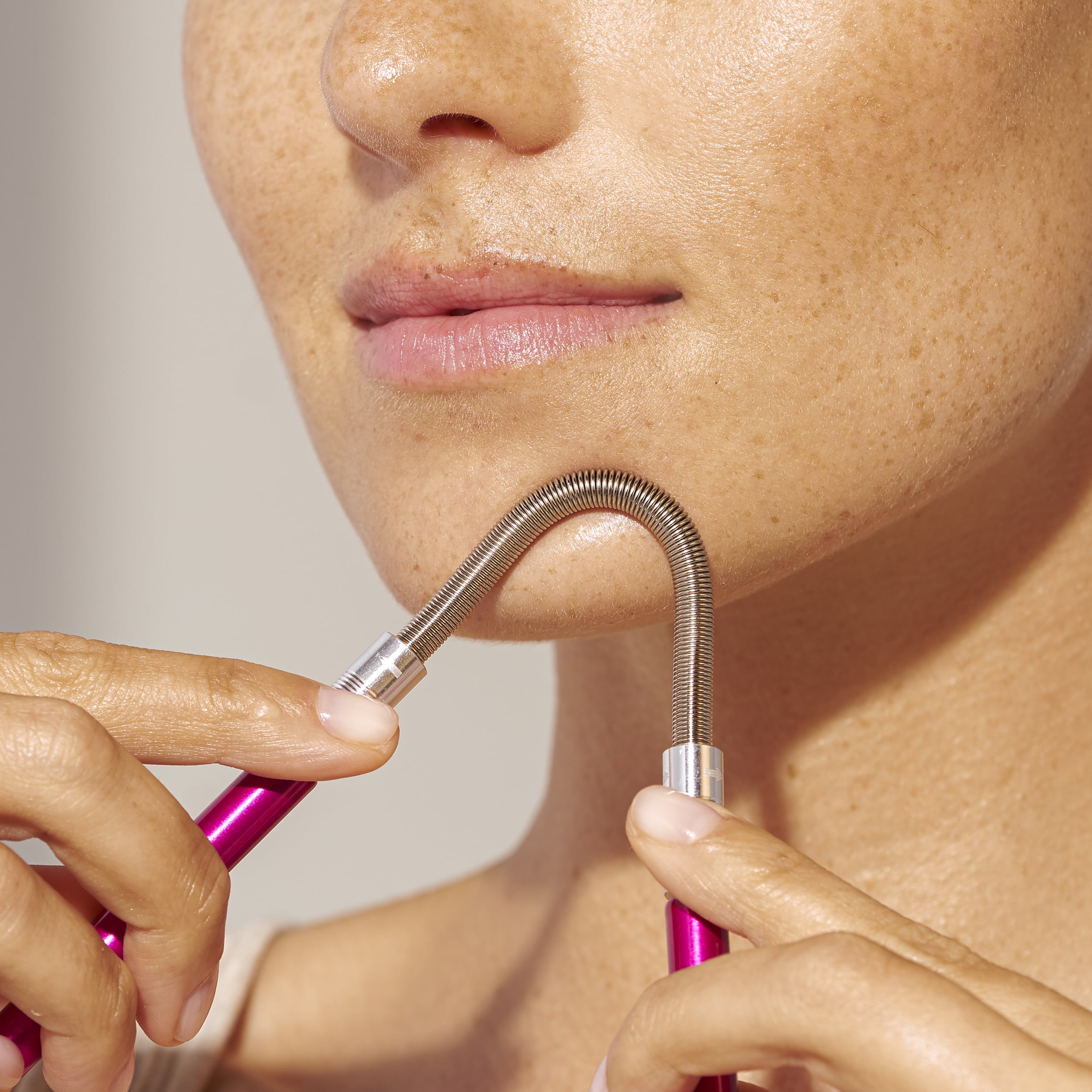 Tweezerman Smooth Finish Facial Hair Remover (Free Tweezerette Included), Pink