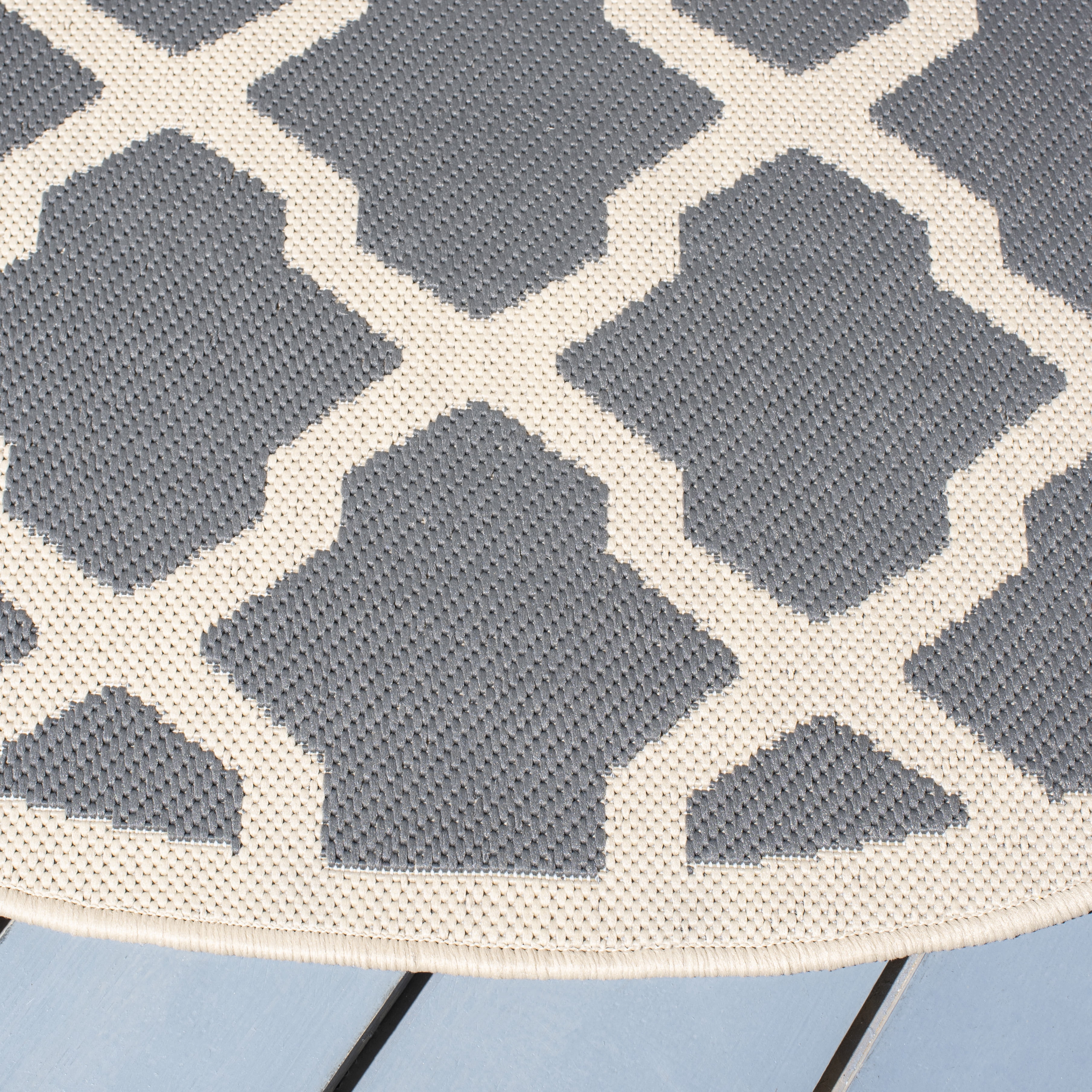 Safavieh Courtyard Amber Geometric Indoor/Outdoor Area Rug, Anthracite/Beige, 4' x 4' Round