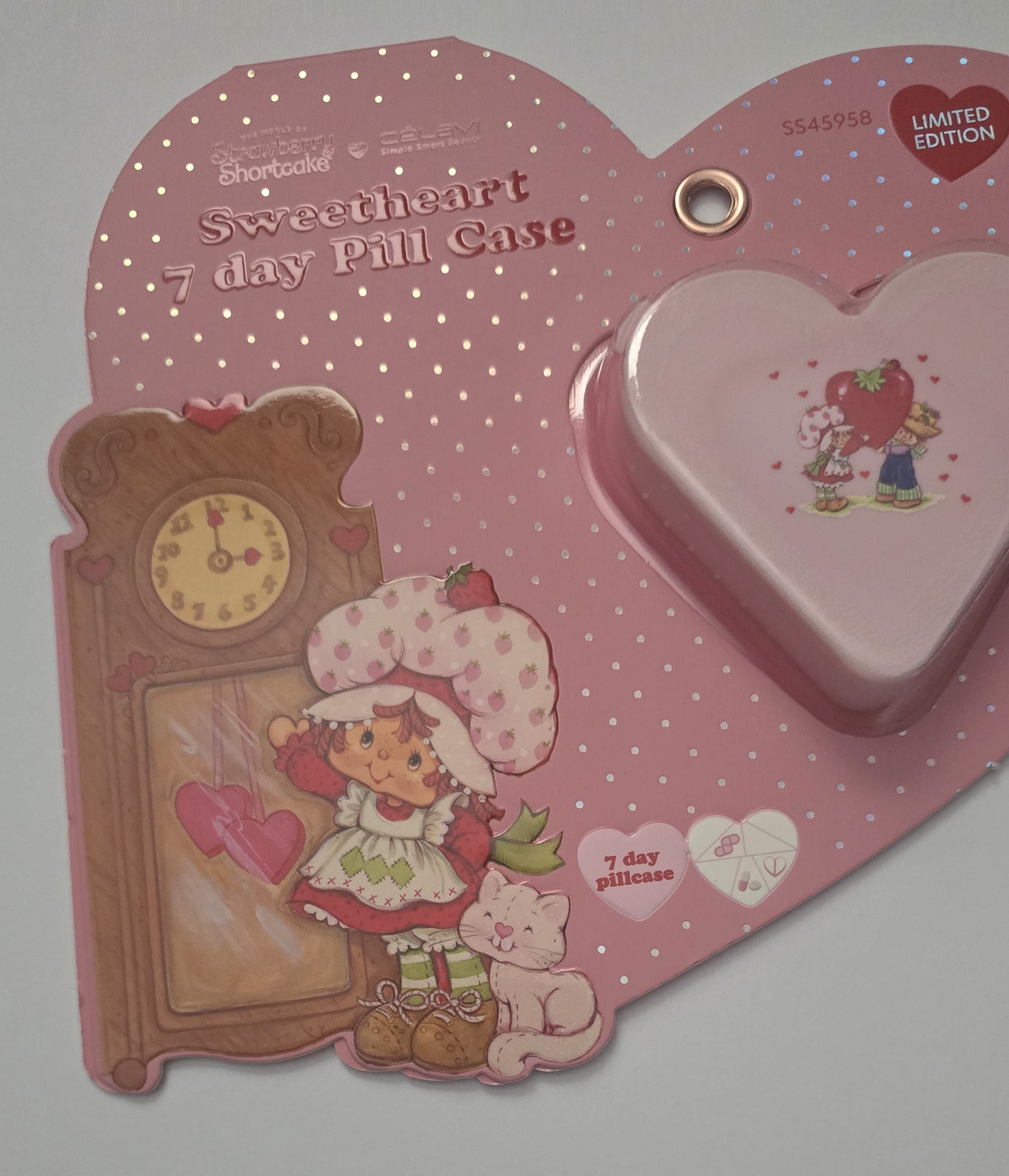 CELAVI STRAWBERRY SHORTCAKE SWEETHEART 7 DAY PILL CASE - Walmart.com