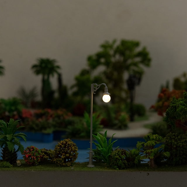 Scale Lamp Post 1:87 Home Garden Micro Landscape Decorations Metal Streetlight Miniature Crafts Track Lamp Props Building Gray(White Light)