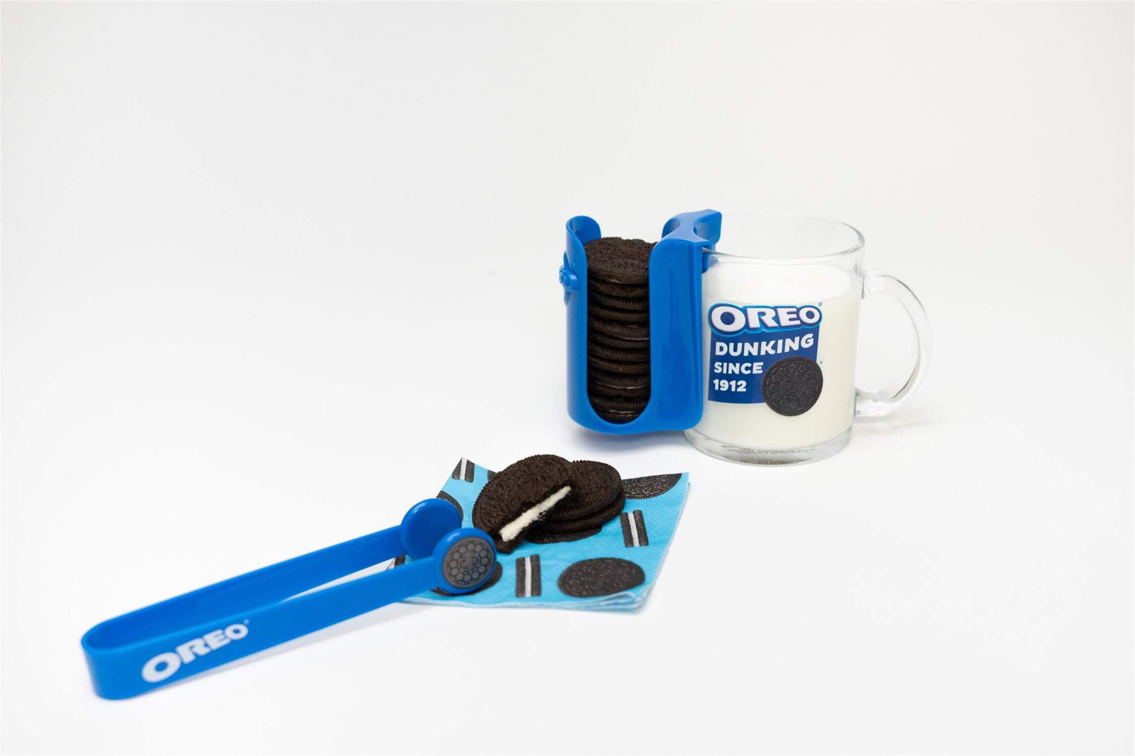 OREO Ultimate Dunking Gift Set with OREO Cookies, Glass Mug, Cookie Holder & Dunking Tongs