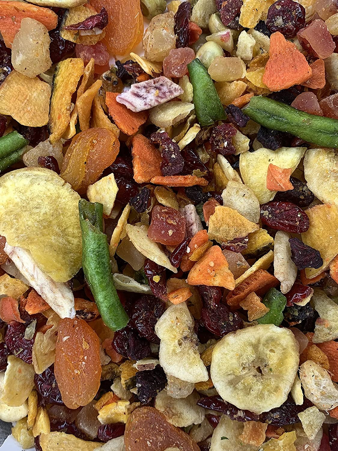 Higgins Group 466862 2 lbs Goldenfeast Veg Fruit Crunch Blend for Parrot & Macaws, Case of 6