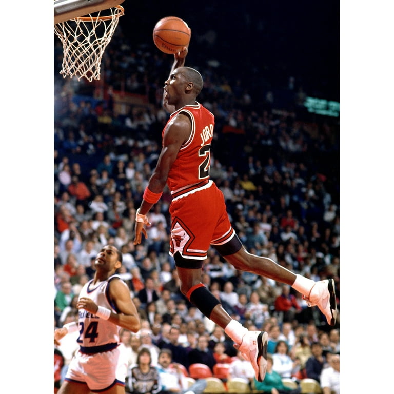 Michael Jordan - Dunk Wall Poster : : Home & Kitchen