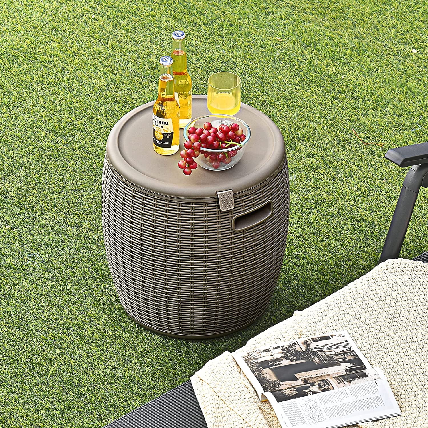 FASCK 9.5 Gallon Ice Cooler, Wicker Round Ice Chest, Outdoor Beer Wine Ice Bucket, Top Lid Side Handles Drainage Plug, Weather-resistant Patio Cool Bar Table for Cocktail Party Poolside Deck