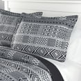 Mainstays Global Black and White Quilt, Queen