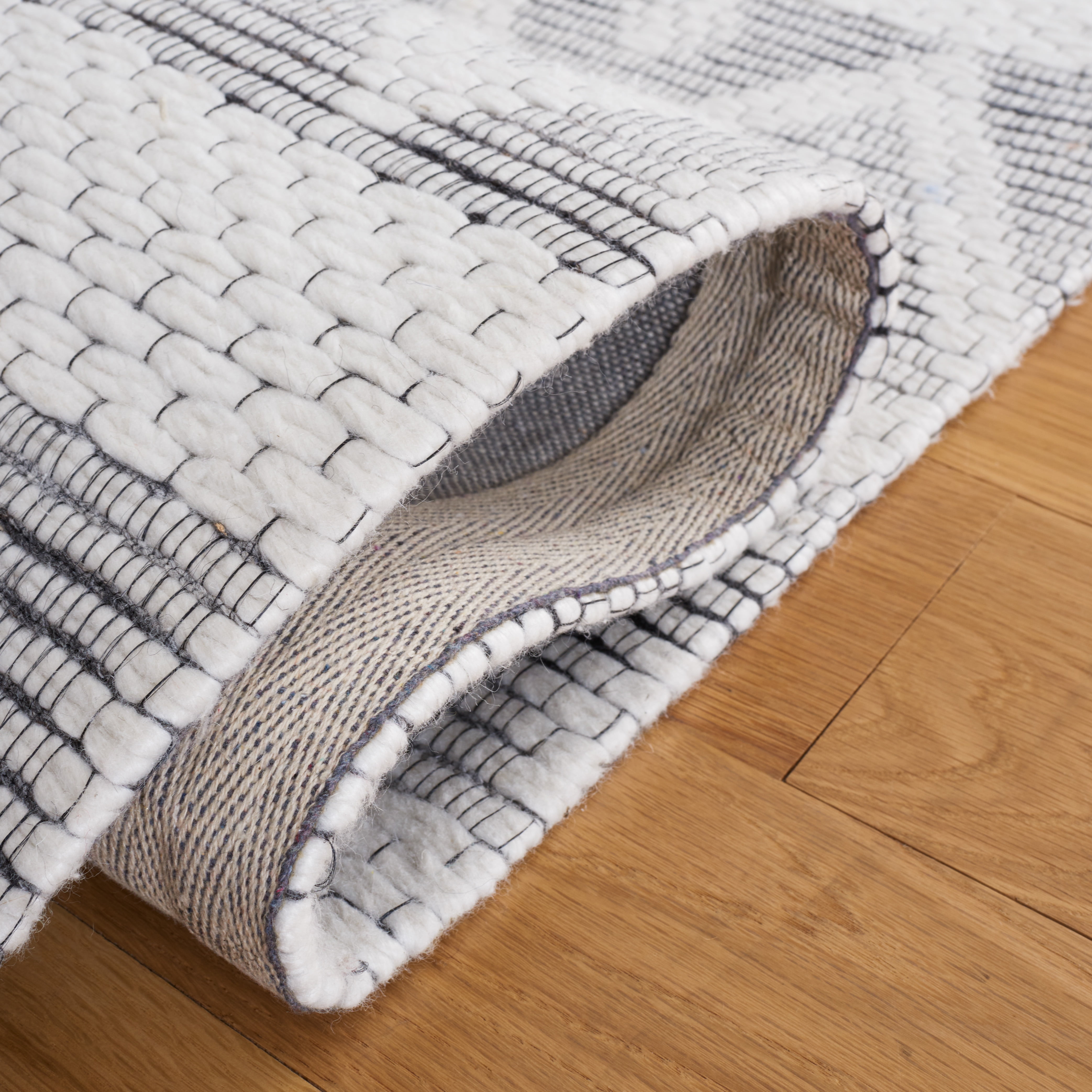 SAFAVIEH Marbella Braiden Diamond Area Rug, Ivory/Black, 3' x 5'