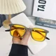 thumbnail image 4 of Gafas de sol de diseño moderno para hombre y mujer, gafas retro resistentes a los rayos UV con degradado, gafas de sol de resina de color claro con marco blanco UV400, 4 of 5