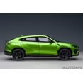 thumbnail image 4 of Autoart 79169 Lamborghini Urus Verde Selvans 1 by 18 Scale Model Car, Pearl Green, 4 of 11