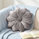 thumbnail image 5 of Cojín decorativo con forma de girasol | Cojín floral suave para sofá, sillón o cama | Cojín decorativo de terciopelo y algodón para el hogar, ideal para sala de estar, dormitorio u oficina., 5 of 6