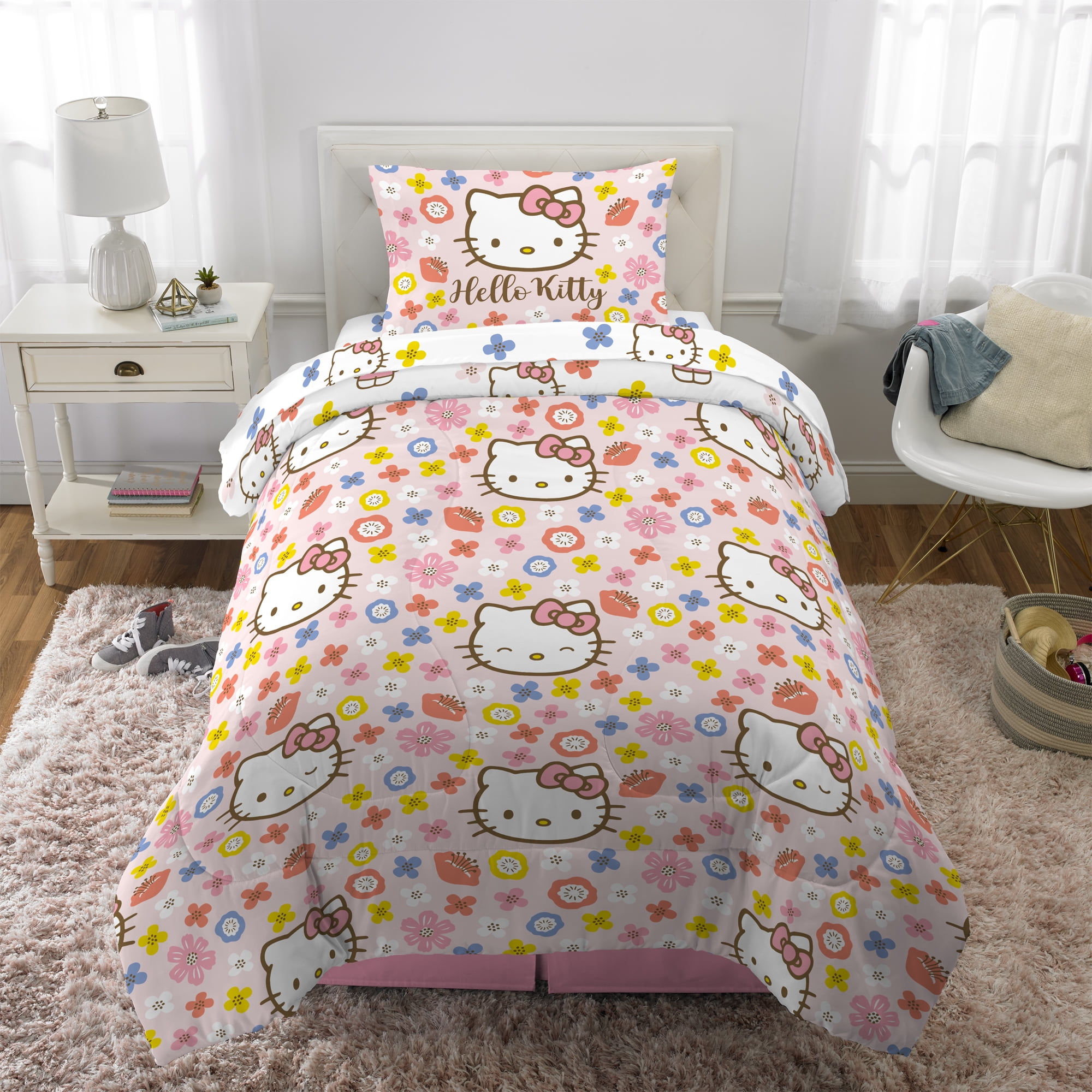 Hello Kitty Kids Twin Bed in a Bag, 5Pc Bedding Set, Comforter and Sheets with Bonus Tote