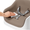 thumbnail image 2 of Asiento elevador OXO Tot Nest con cojín extraíble, color topo, 2 of 9