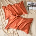 thumbnail image 1 of Xiao Hua 2 fundas de almohada de seda de morera. Suaves y agradables al tacto, brindan una sensación de lujo y confort. 48 x 74 cm (naranja)., 1 of 5