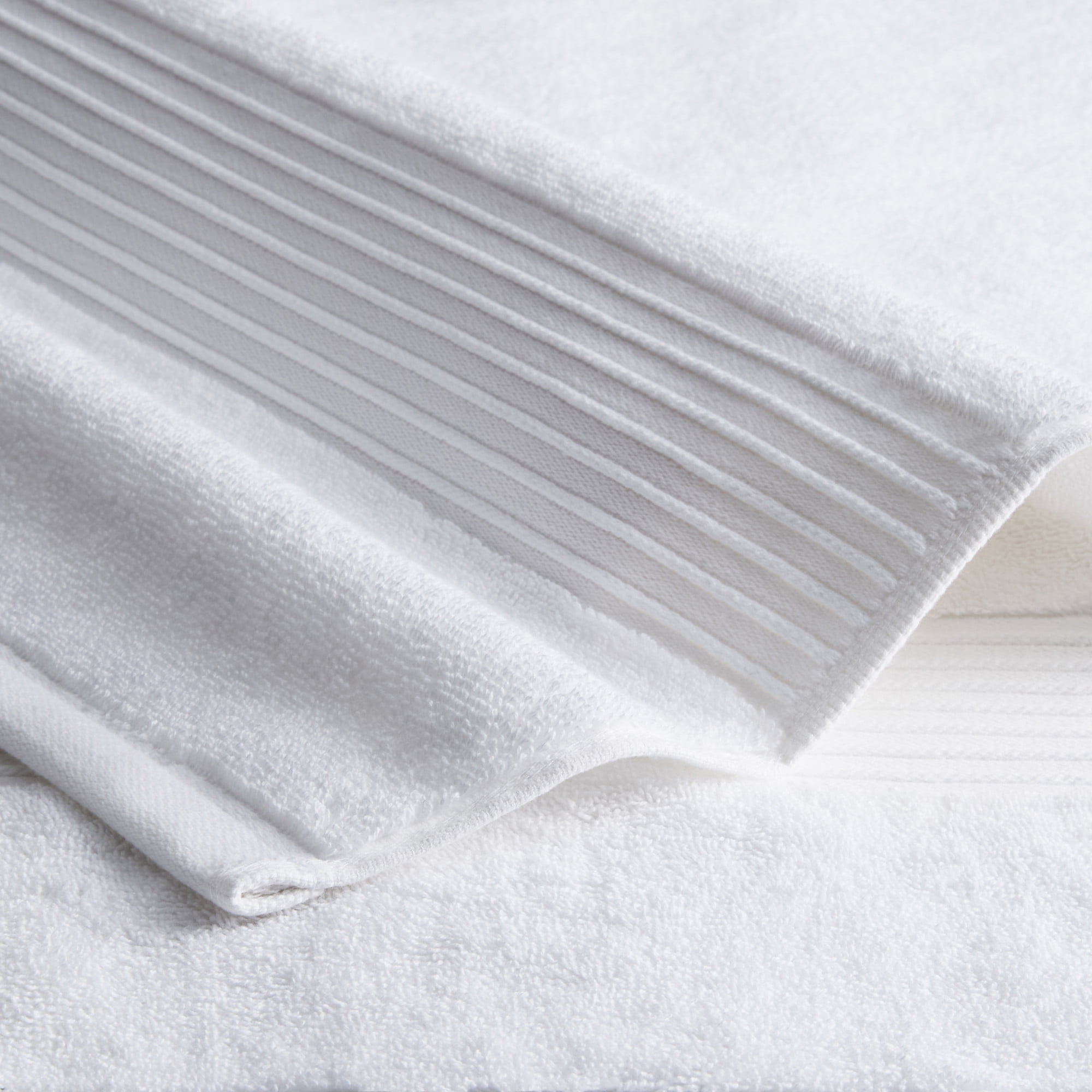 TOWN & COUNTRY EVERYDAY 4-Piece Solid Dobby Border Bath Towel Set, 30"x58", 100% Cotton, Plush & Absorbent 650GSM, White