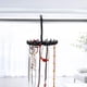 thumbnail image 5 of Simplifique la organización de su armario con nuestro soporte para accesorios multiusos giratorio de 360 grados, diseño que ahorra espacio, fácil instalación, 2 piezas, 5 of 7