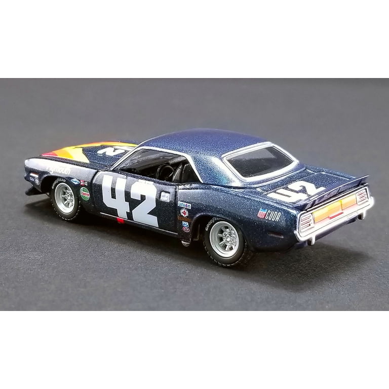 Greenlight 51264 1970 Plymouth Barracuda Trans Am No.42 Swede
