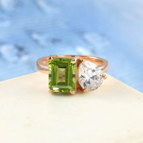 Peridot and AAA american diamond toi et moi ring, two stone ring, mother daughter ring, unique family birthstone ring, spouse dual birthstone ring, toi et moi ring