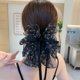 thumbnail image 1 of Elegante horquilla de alta gama con forma de tiburón y pinza para el pelo de plumas negras grandes para mujer, 1 of 6