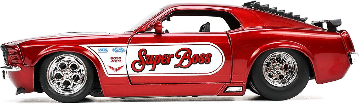 Bigtime Muscle 1:24 1970 Ford Mustang Boss 429, Modello Die-Cast Colore Rosso Candy, Auto Da Collezione