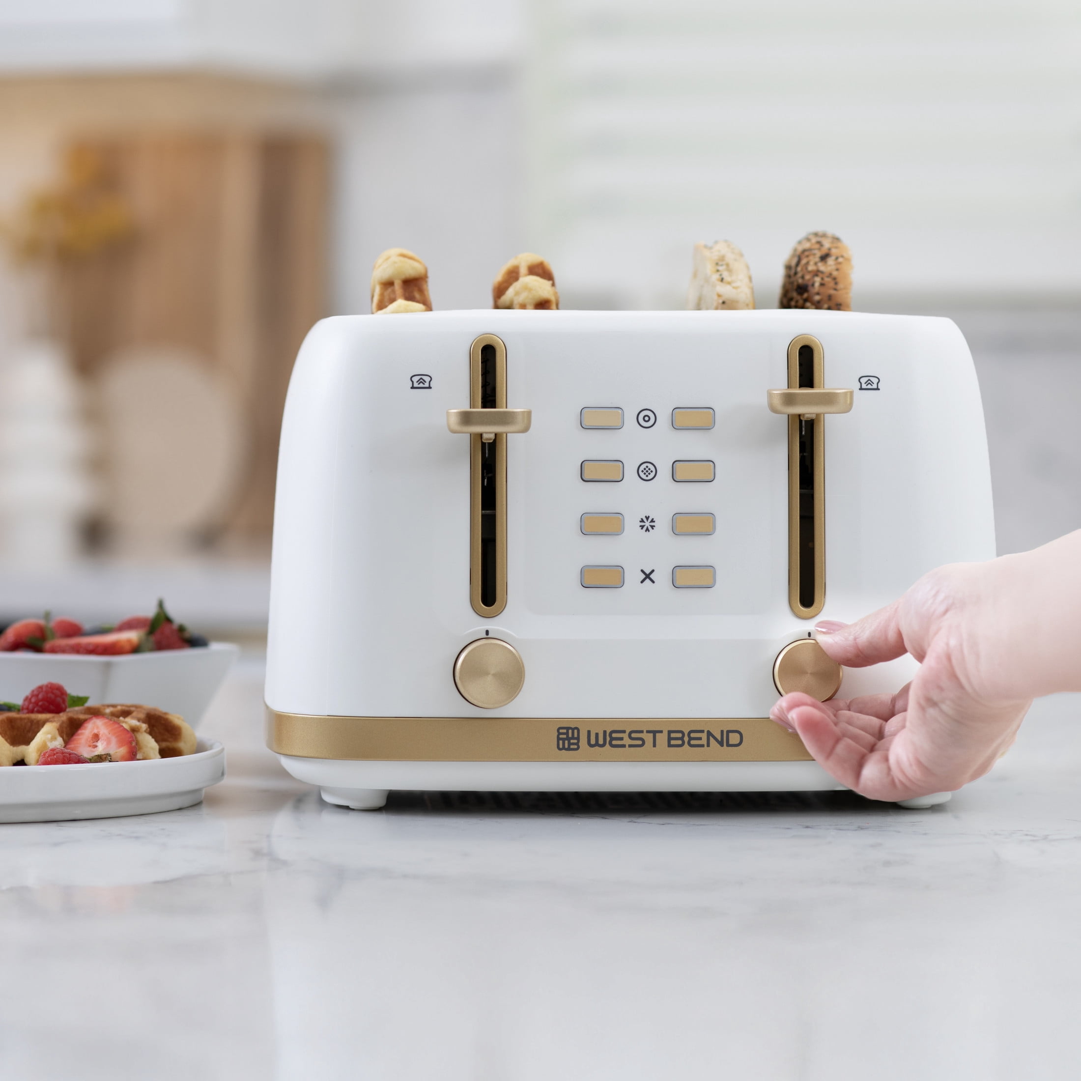 West Bend Timeless 4-Slice Toaster, in White/Gold (TTWB4SWG13)